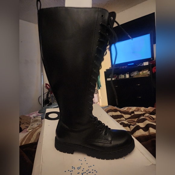 Boots - Picture 2 of 3